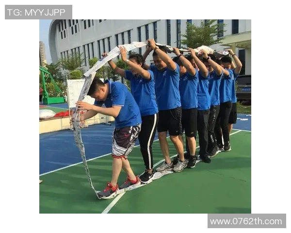 足球星石膏娃娃创意手工装饰礼品点亮童趣与运动梦想